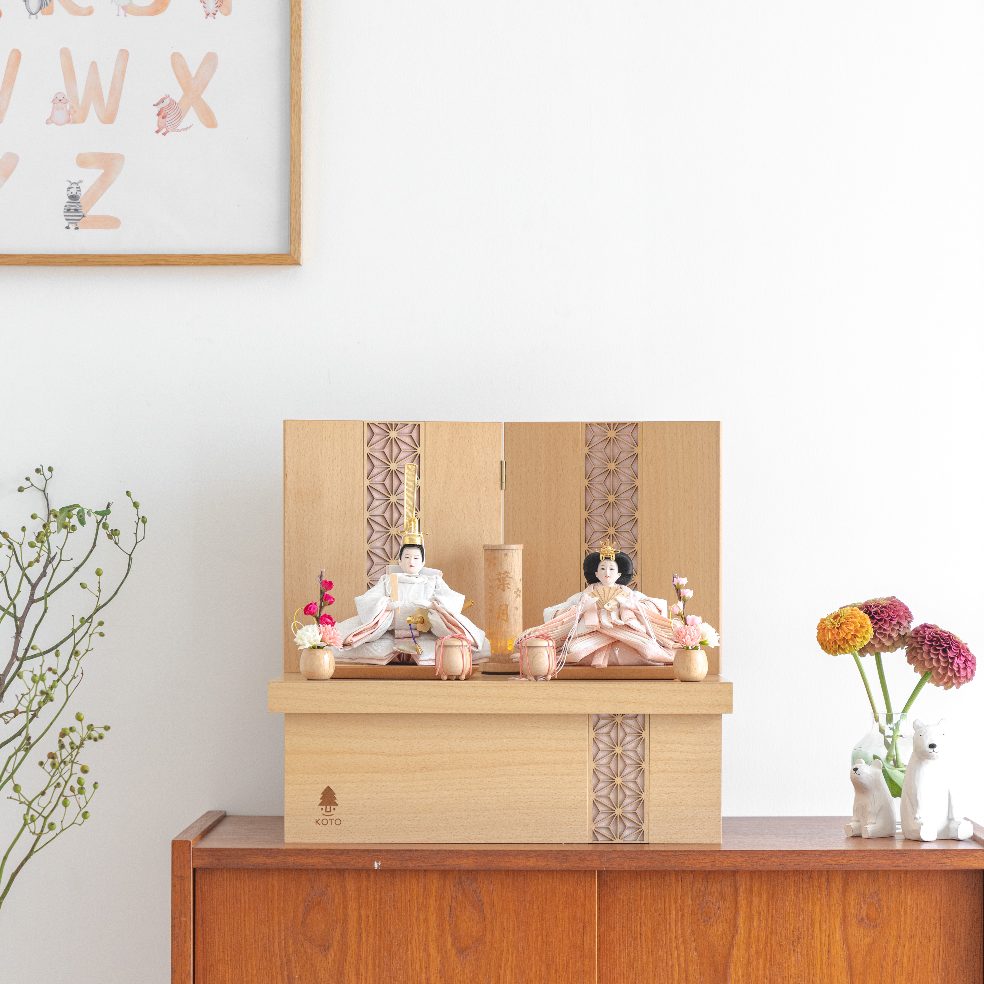 省スペースで飾れる雛人形です！ コンパクト雛人形で今どきのひな祭り。スペース節約＆飾りやすさ