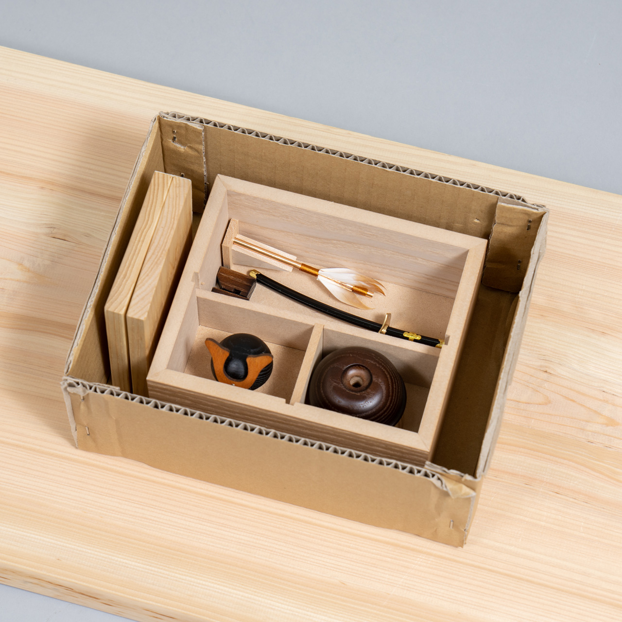 コンパクトでかわいい「ことの木製鎧」