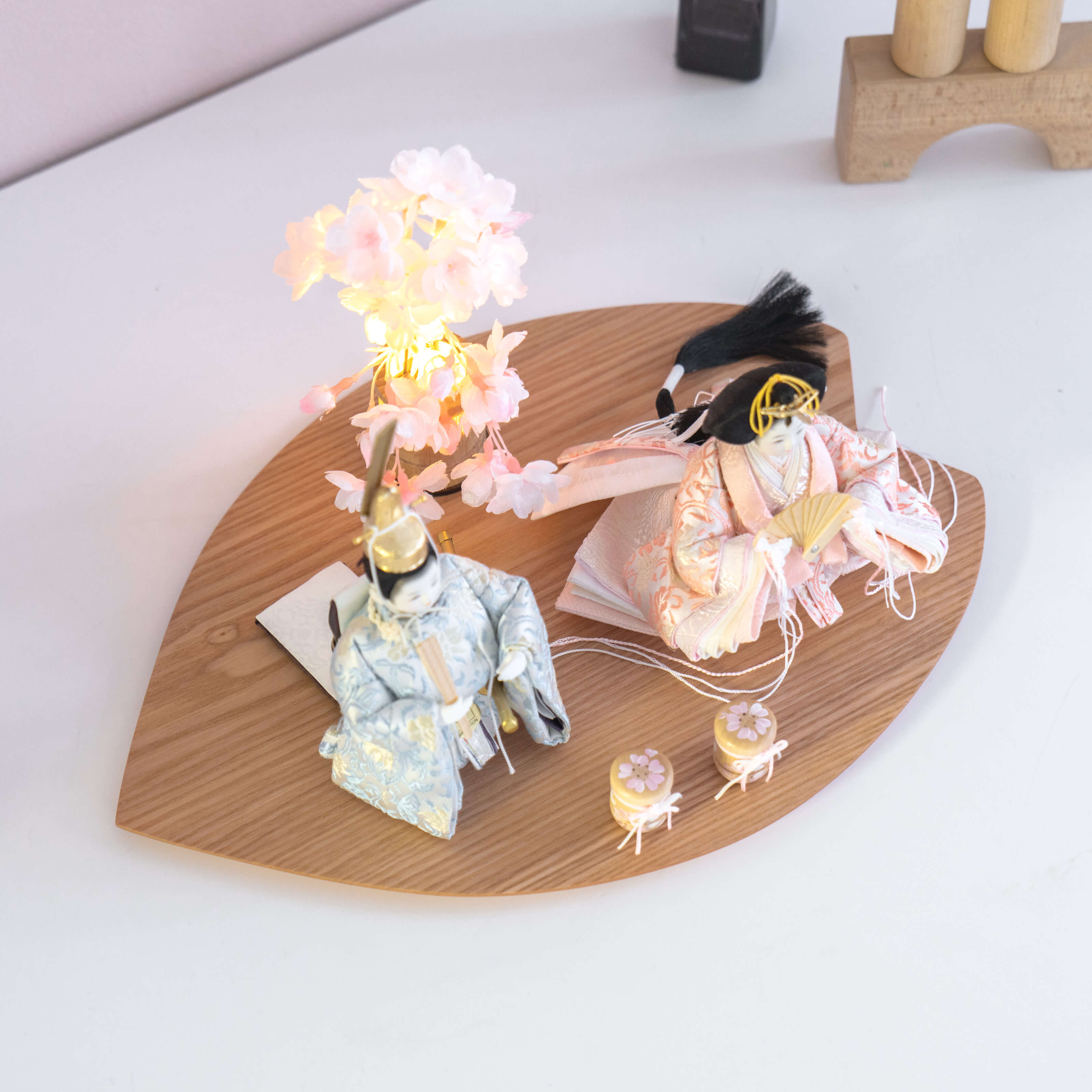 コンパクトでかわいい「ことの豆立ひな」